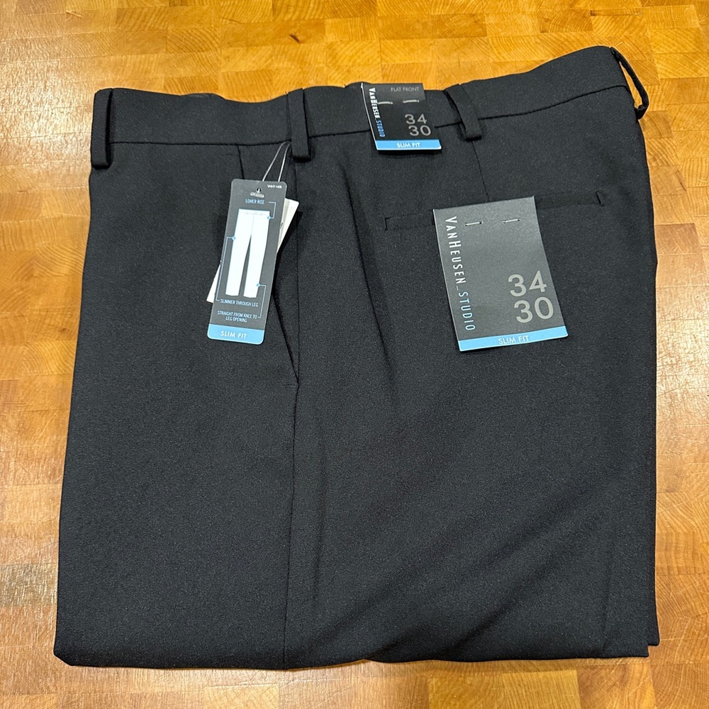 NWTs Van Heusen Men's 34Wx30L Black Slim Fit Flat Front Dress Pants